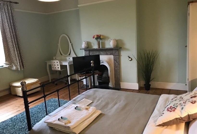 膳宿费 The Hollies