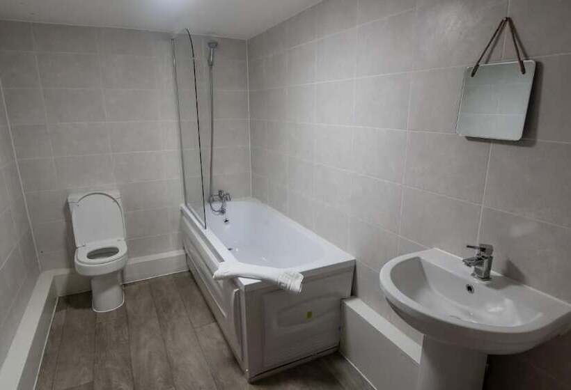 ペンション The L1 Rodney St Rooms