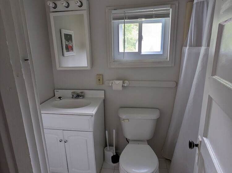 Perry S Motel And Cottages