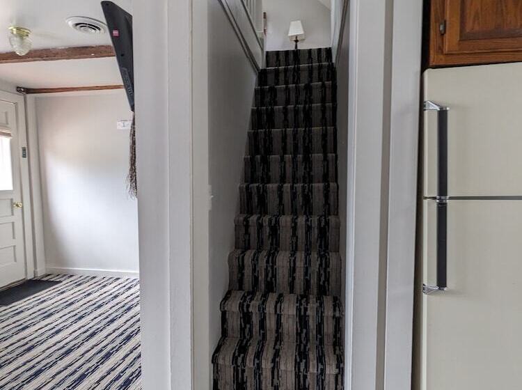 Perry S Motel And Cottages