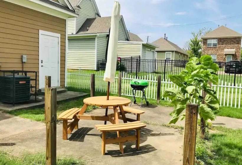 The Blue Door Bungalow Ideal For A Group Of 7