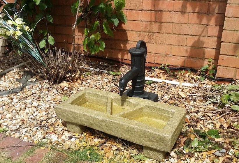 The Cedars House B&b