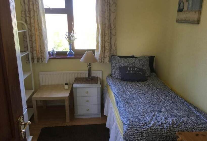 The Cedars House B&b