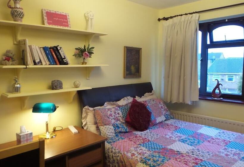 The Cedars House B&b