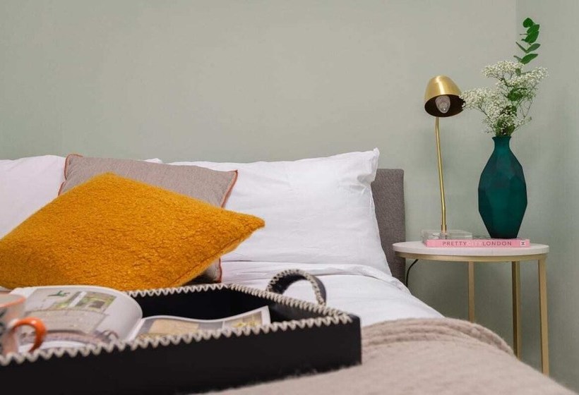 The Primrose Hill Escape  Modern & Bright 2bdr Mews Home