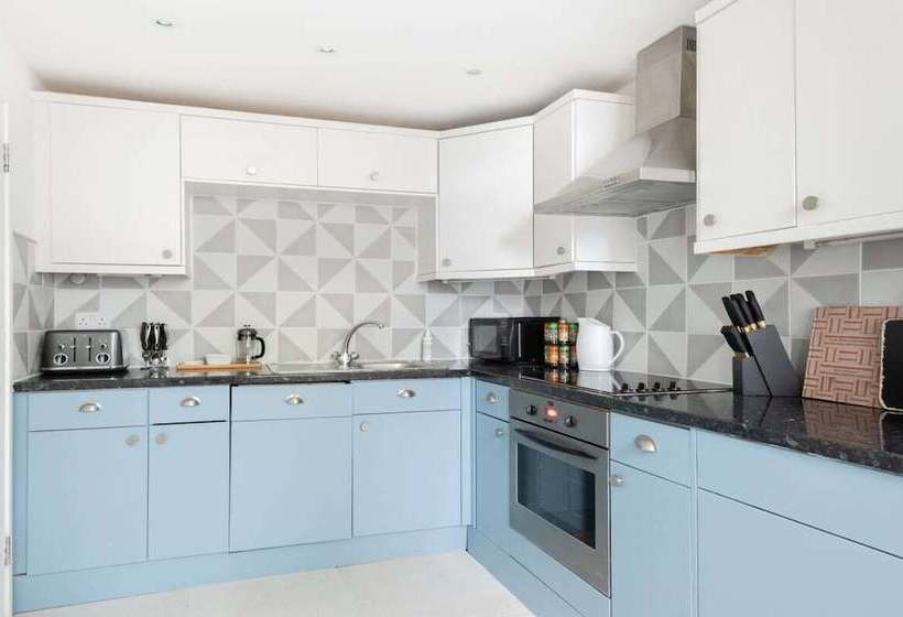 The Primrose Hill Escape  Modern & Bright 2bdr Mews Home