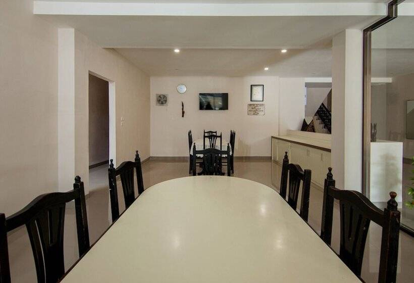 Wisata Hotel By Oyo Rooms