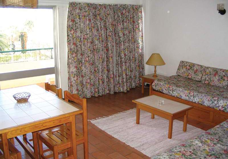 Apartamentos Oasis Village