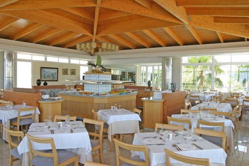 Aparthotel Cala Mandia Park