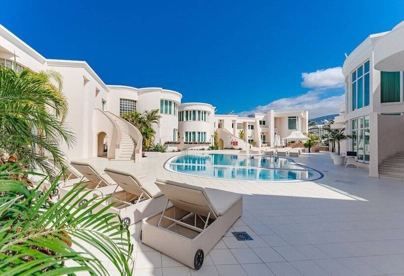 Flamingo Suites Boutique