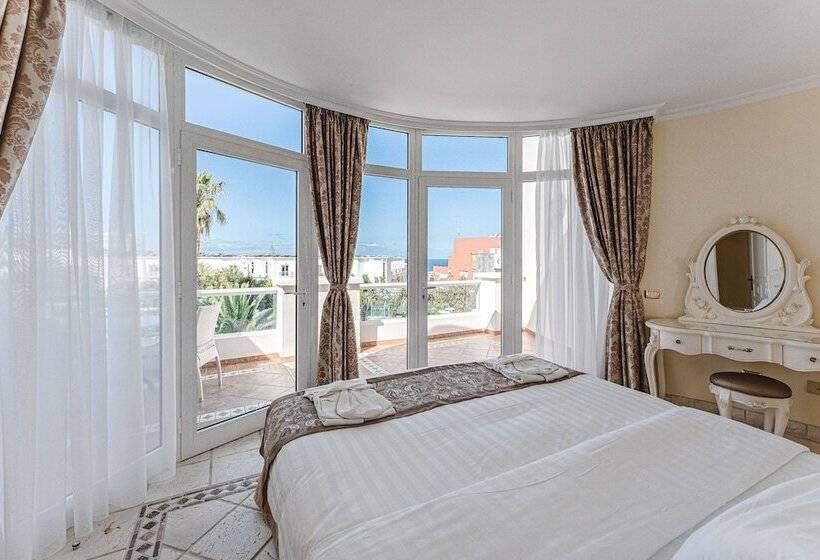 Flamingo Suites Boutique