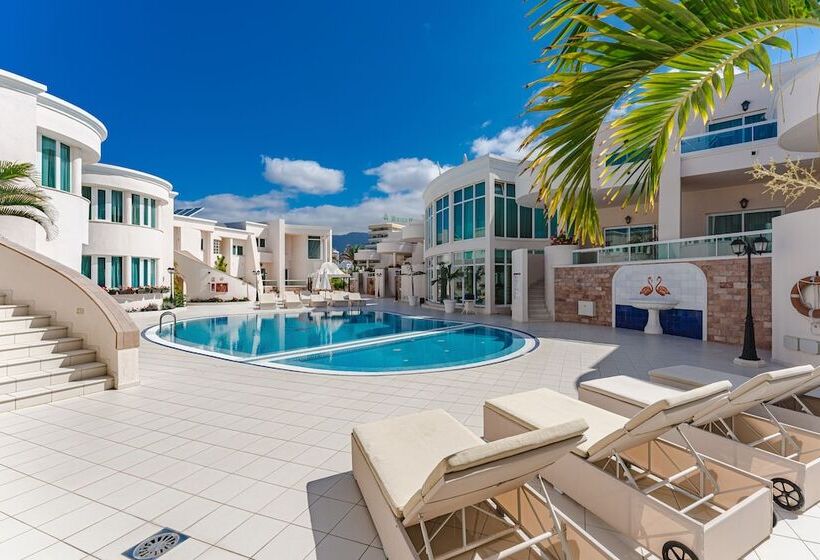 Flamingo Suites Boutique