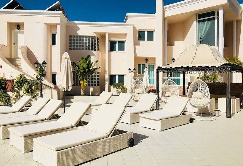 Flamingo Suites Boutique