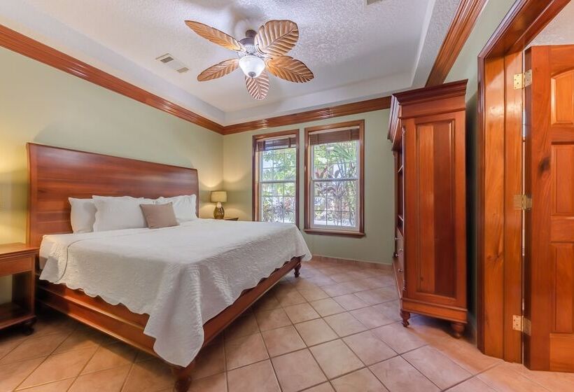 Grand Colony Island Villas