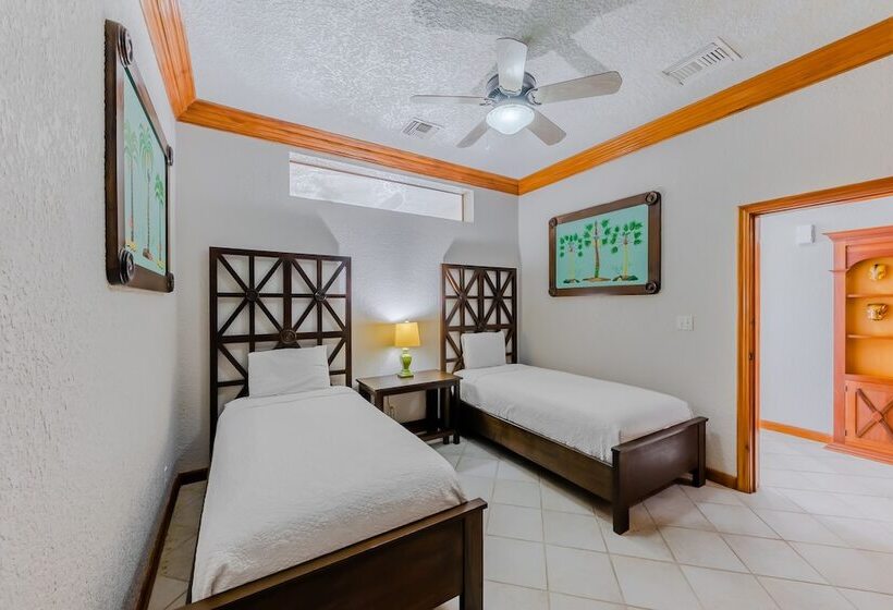 Grand Colony Island Villas