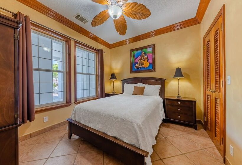 Grand Colony Island Villas