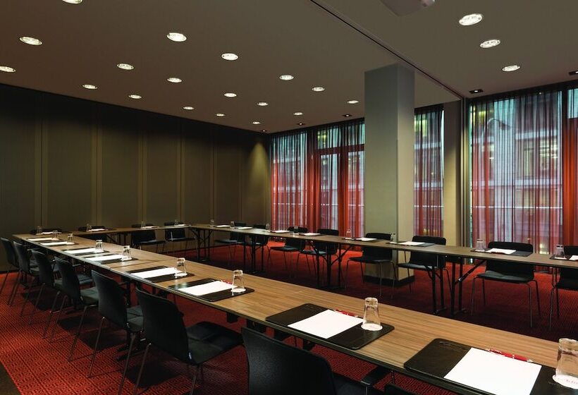 Adina Apartment Hotel Frankfurt Neue Oper