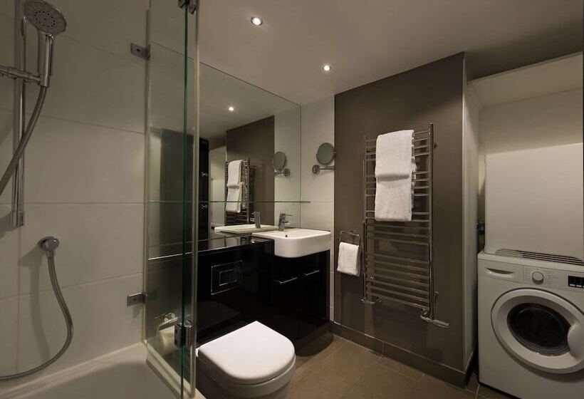 Adina Apartment Hotel Frankfurt Neue Oper