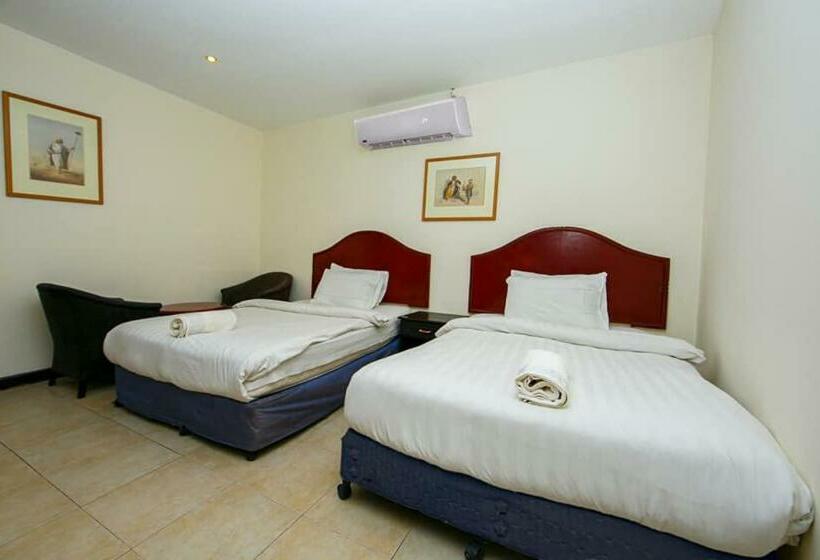 هتل Bahrain Plaza