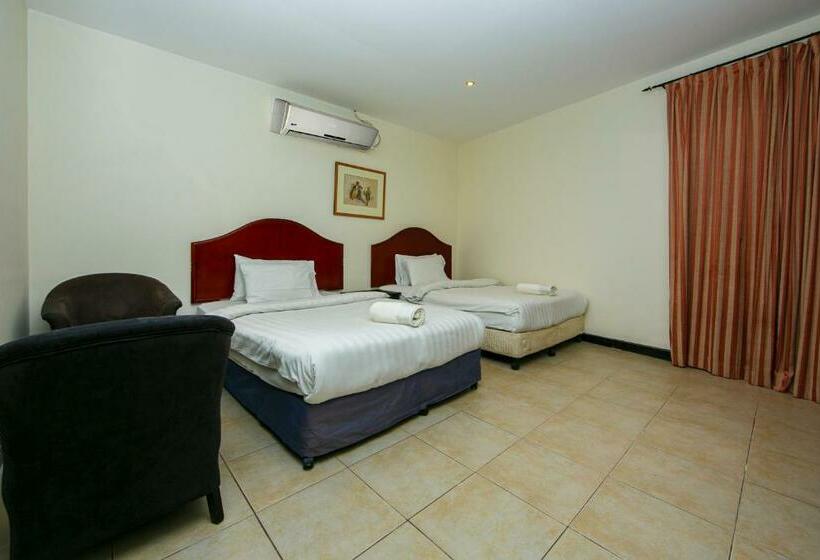 هتل Bahrain Plaza