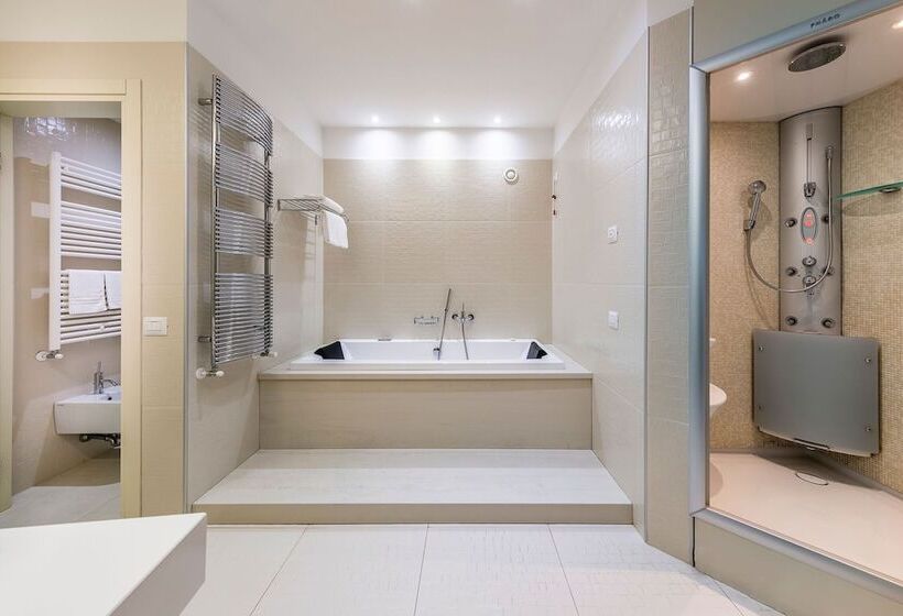 בית מלון כפרי Base