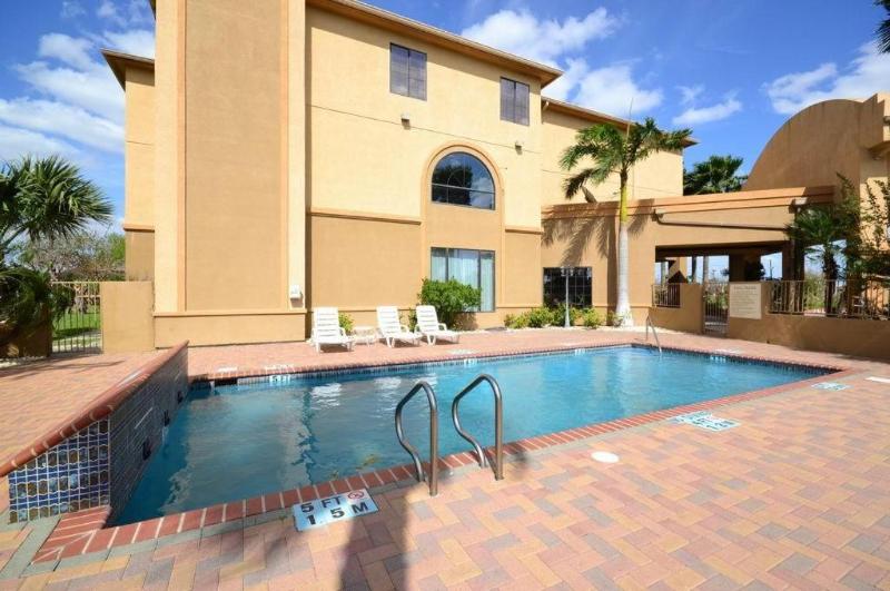 فندق Best Western Casa Villa Suites