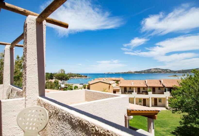 Blu Hotel Laconia Village