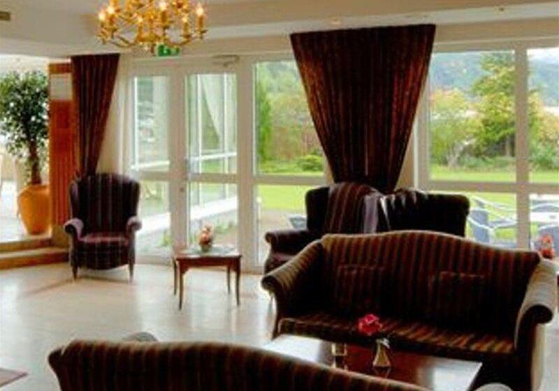 בית מלון כפרי Brakanes