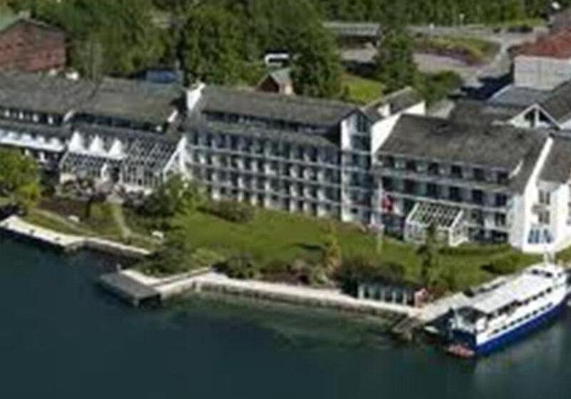 בית מלון כפרי Brakanes