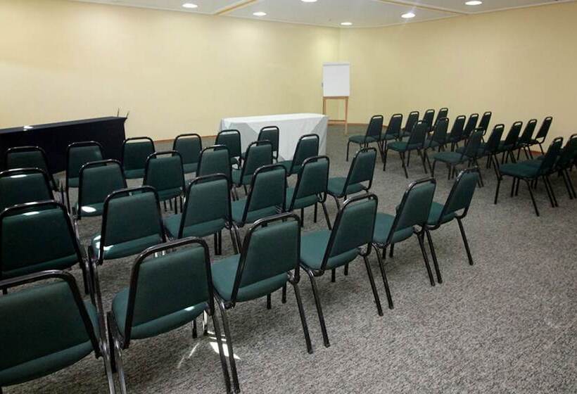 Отель Carlton Plaza São José Dos Campos