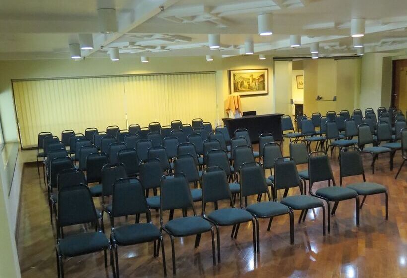 Отель Carlton Plaza São José Dos Campos