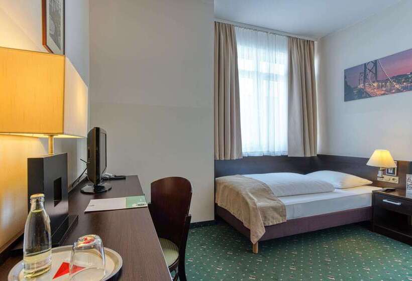 هتل Titanic Comfort Kurfürstendamm