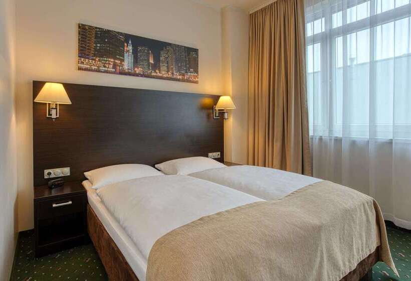 هتل Titanic Comfort Kurfürstendamm