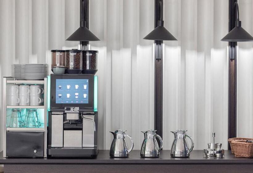 هتل Titanic Comfort Kurfürstendamm