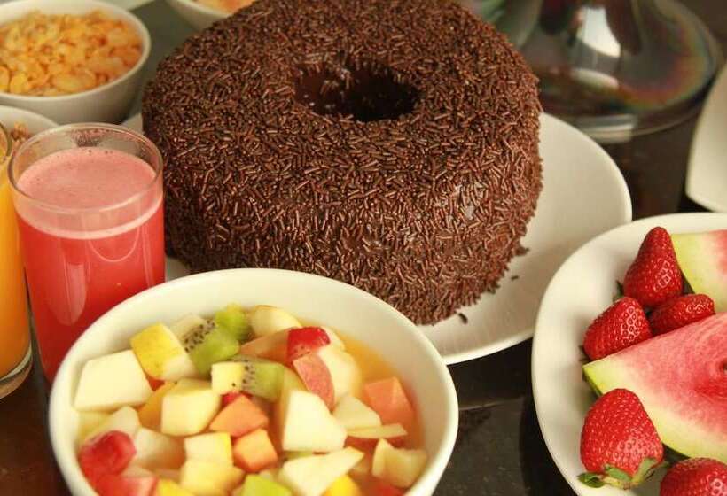 Отель Confiance Batel