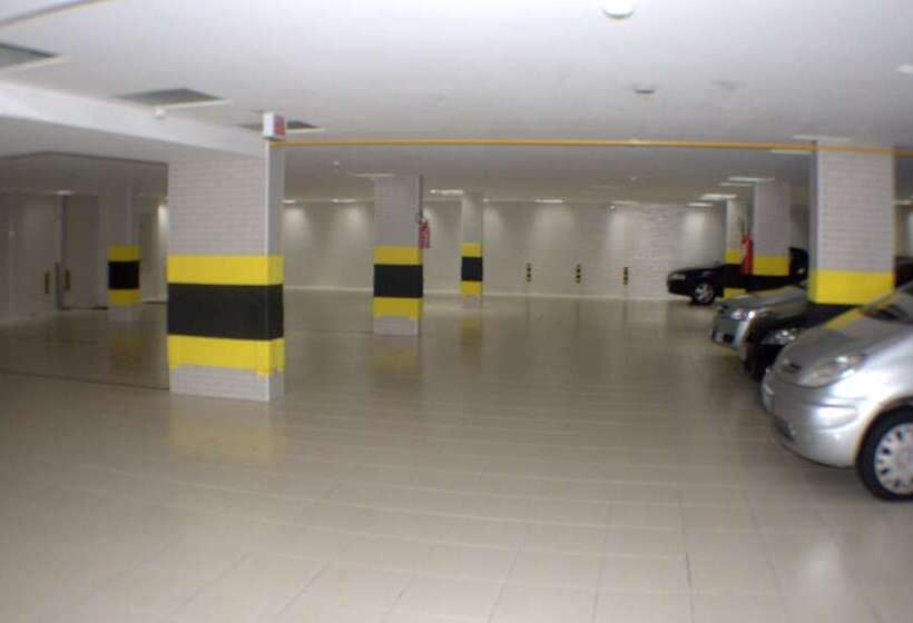 Отель Confiance Batel