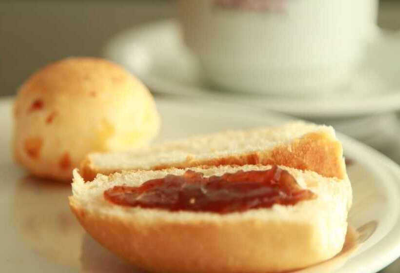 Отель Confiance Batel