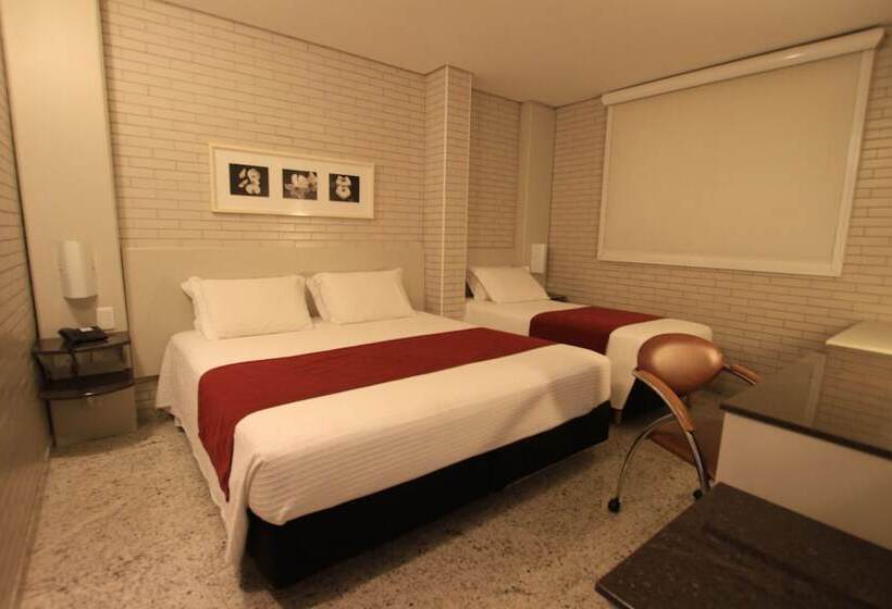 Отель Confiance Batel