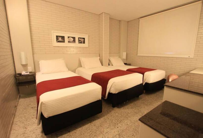 Отель Confiance Batel