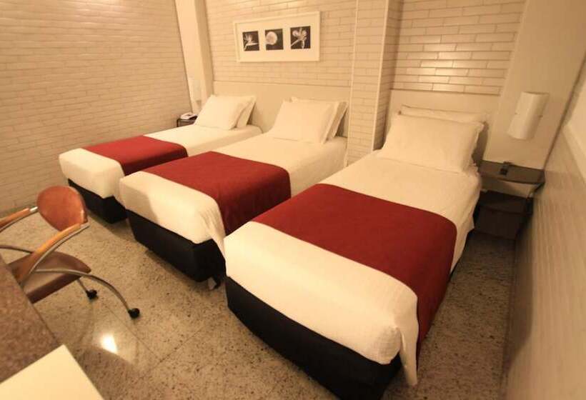 Отель Confiance Batel