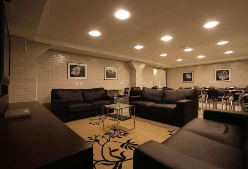 Отель Confiance Batel