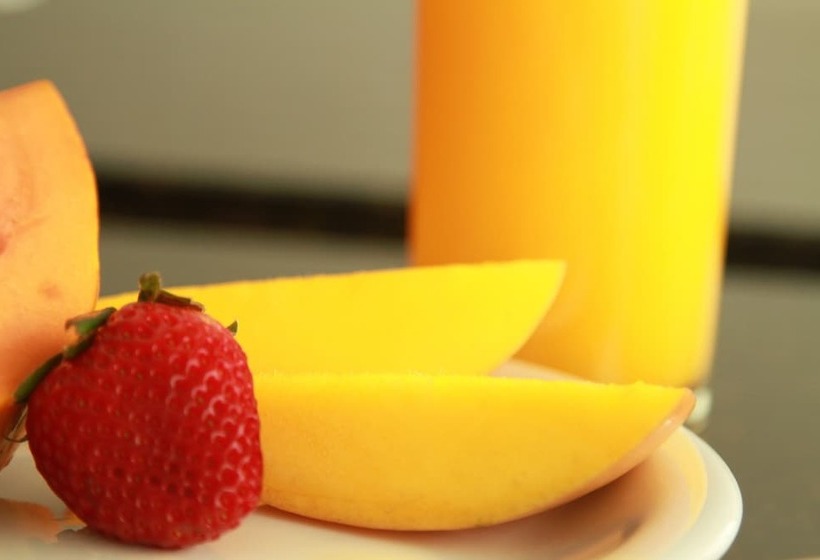 Отель Confiance Batel