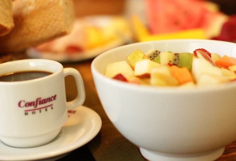 Отель Confiance Batel