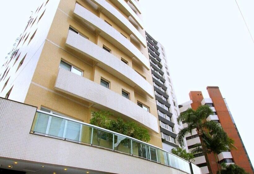 Отель Confiance Batel