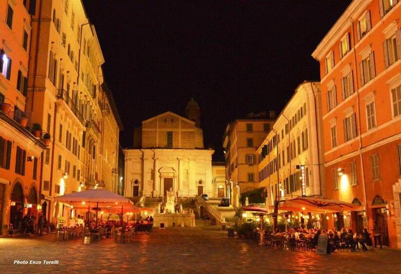 هتل Della Vittoria