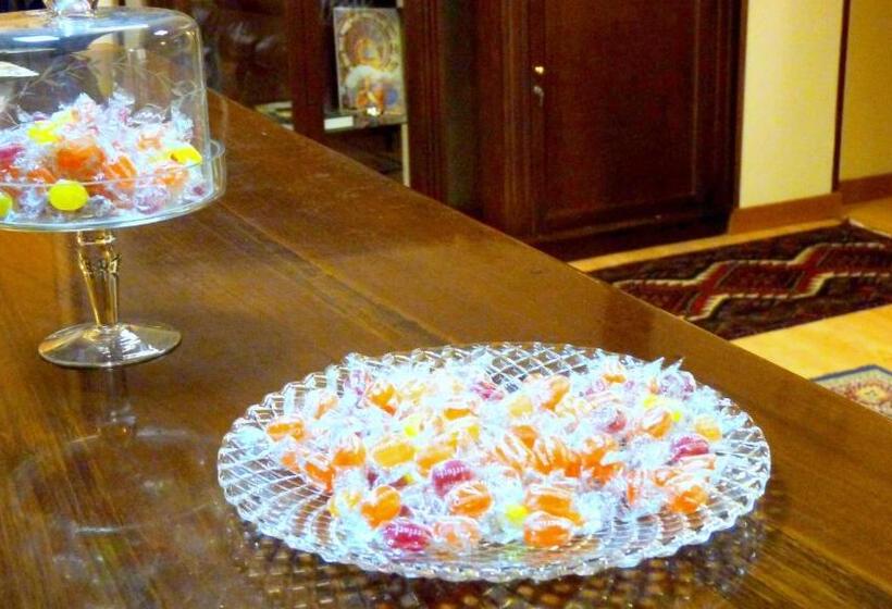 هتل Della Vittoria