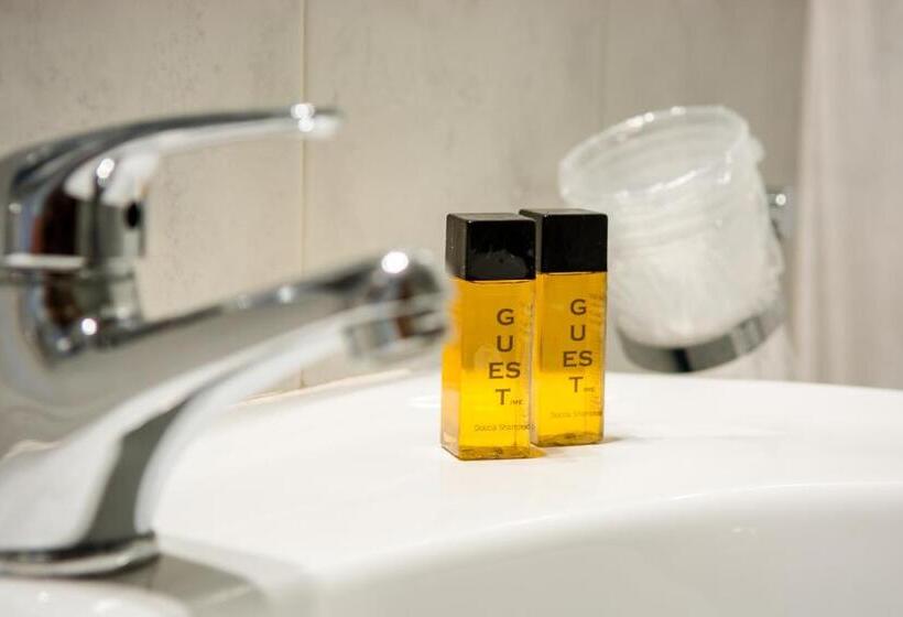 هتل Della Vittoria