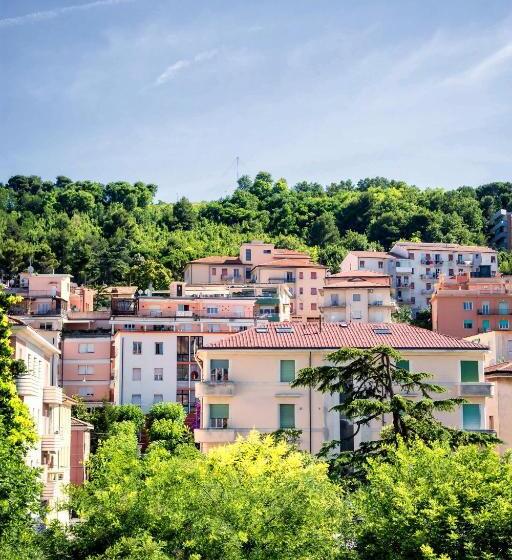 هتل Della Vittoria