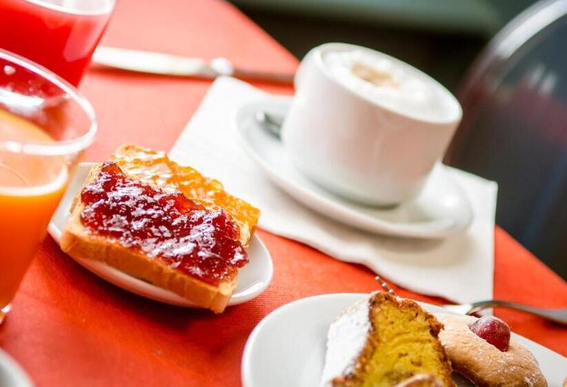 هتل Della Vittoria