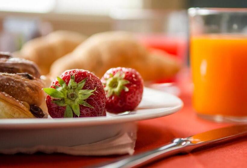 هتل Della Vittoria